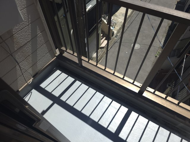 オイコスヒルズC棟のバルコニー