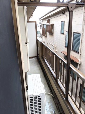 オイコスヒルズC棟のバルコニー