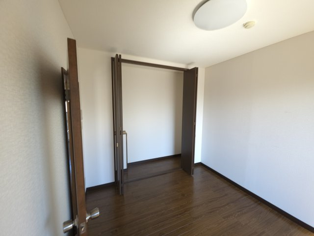 オイコスヒルズC棟の収納