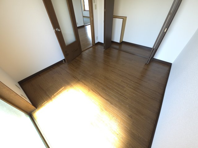 オイコスヒルズC棟の居間・リビング