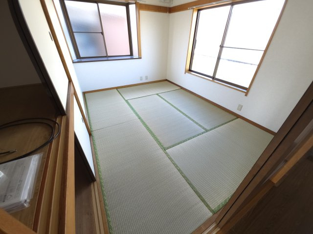 オイコスヒルズC棟の和室