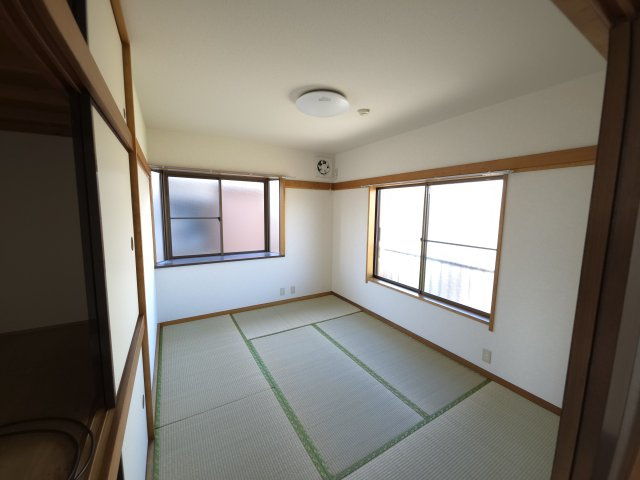 オイコスヒルズC棟の和室