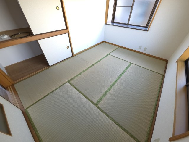 オイコスヒルズC棟の和室