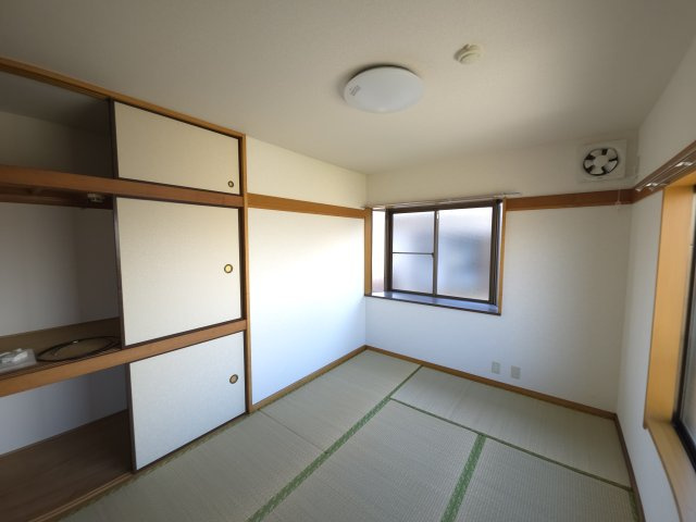 オイコスヒルズC棟の和室