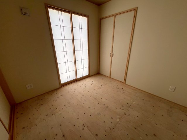 沖縄市知花新築戸建て　D号棟（全5棟）の和室|日本らしい落ち着いた雰囲気の和室です