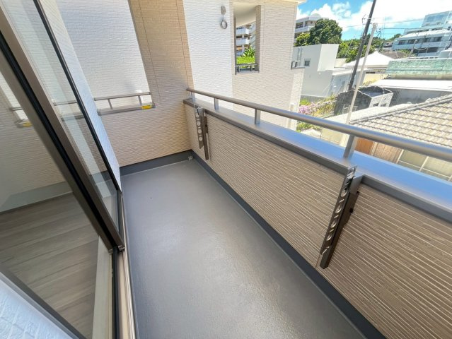 沖縄市知花新築戸建て　D号棟（全5棟）のバルコニー|バルコニーがあります