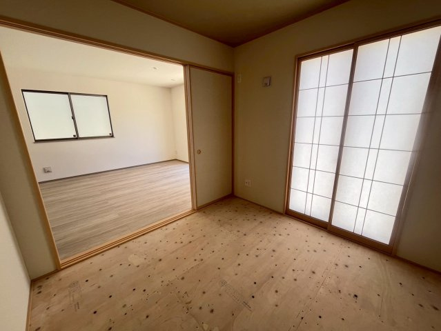 沖縄市知花新築戸建て　D号棟（全5棟）の和室|日本らしい落ち着いた雰囲気の和室です