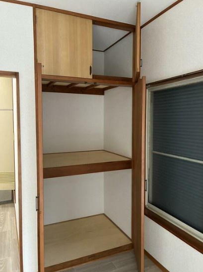 大和市深見台２丁目のアパートの収納