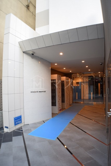セレニテ堺筋本町ＳＵＤのエントランス