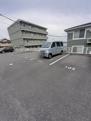ベルグレ－スの駐車場|駐車場完備です