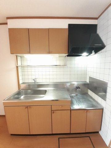 ベルグレ－スのキッチン|コンパクトなキッチンで掃除もラクラク