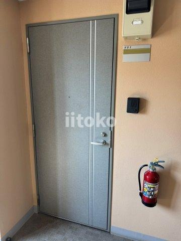 サンハイツ浅草の玄関