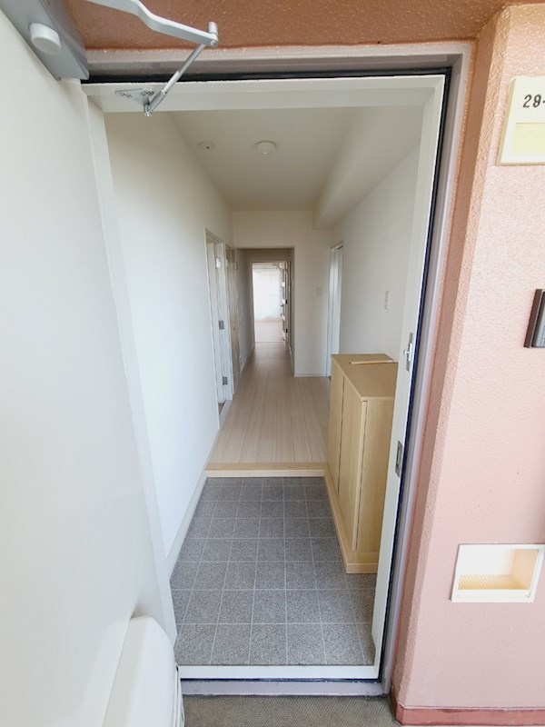 UR武庫川 29号棟の玄関