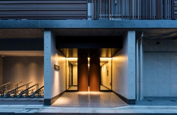 墨田区本所３丁目の賃貸マンションのエントランス