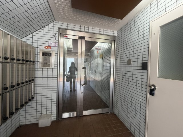 スカイハイツのエントランス
