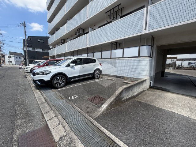 スカイハイツの駐車場