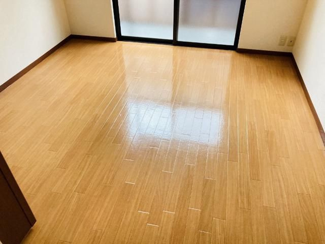 サンファミーリエの居間・リビング