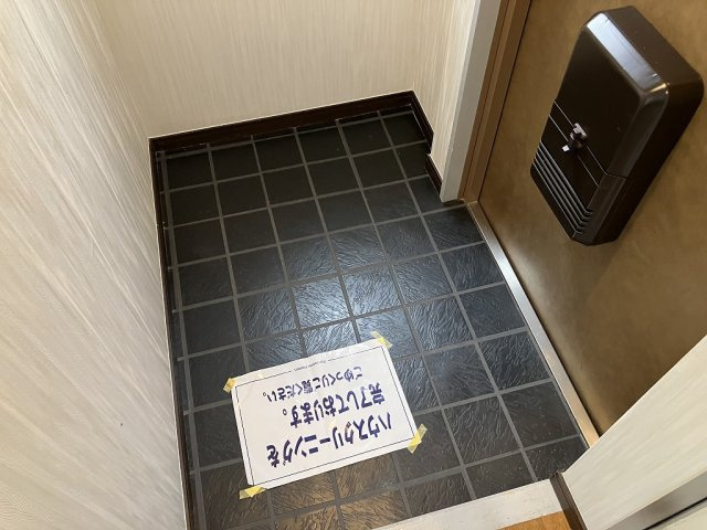 Tコート佳園の玄関