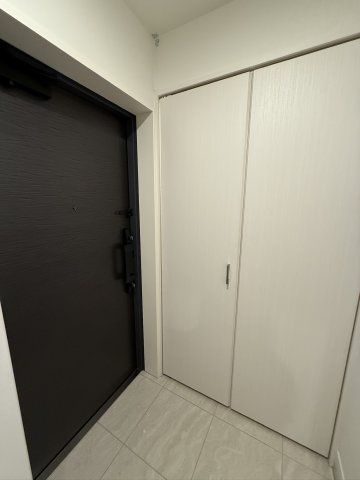 アクロス箱崎駅前クレスティアの玄関