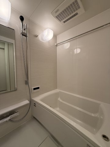 アクロス箱崎駅前クレスティアの浴室