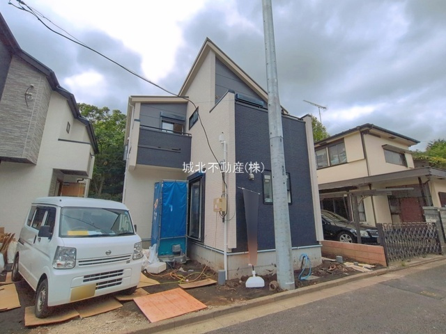 練馬区立野町 全2棟 1号棟の外観|只今一生懸命建築中です♪♪
是非現地にて実際にご見学ください