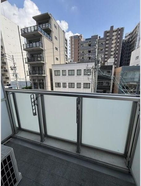 エルザビル名古屋駅前のバルコニー