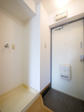 ウエストヒルズ西市　南棟の玄関|※写真は別の部屋のものです。