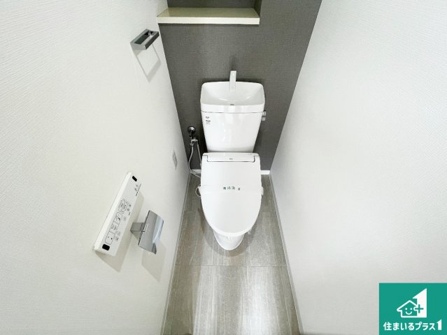 エーベル伊丹参番館のトイレ|1・2階の2ヶ所にあるので、朝の忙しい時間の順番待ちもなく、深夜の利用にも大変便利です。
