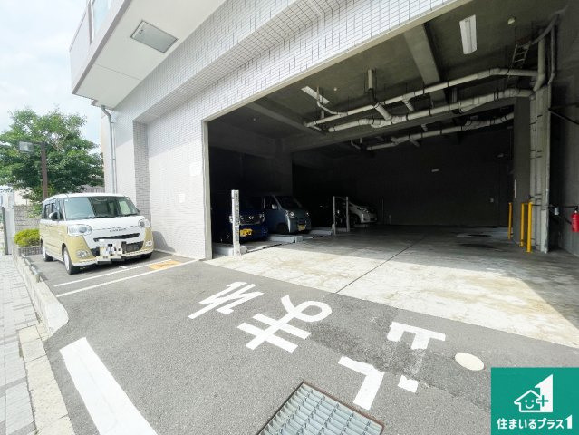 エーベル伊丹参番館の駐車場|共用部（駐車スペース）