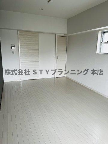 仲介手数料0円！千種ライズの居間・リビング