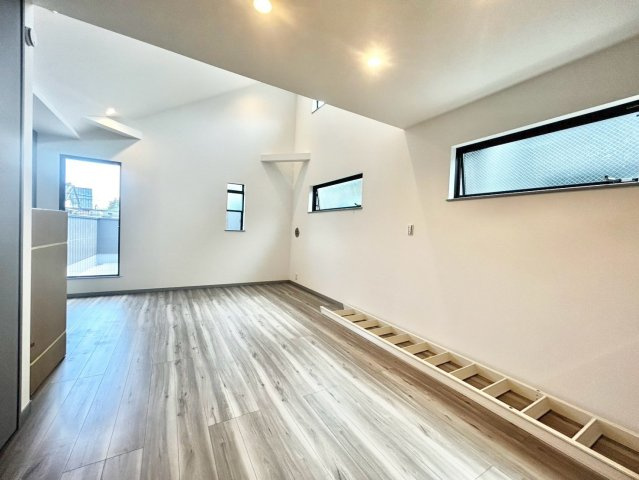 中野区江原町3丁目　新築戸建　残1棟の居間・リビング|2026.08.02撮影