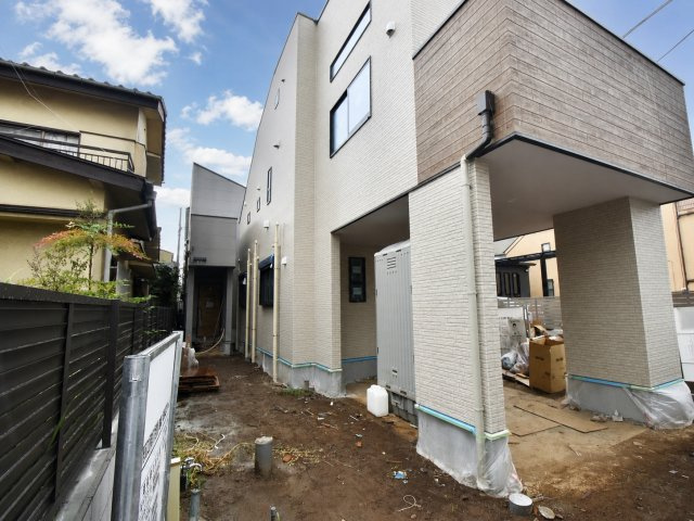 中野区江原町3丁目　新築戸建　全2棟の外観|2026.07.26撮影

現地ご見学希望・資料請求などお気軽にお問い合わせ下さい！
03-5990-5201