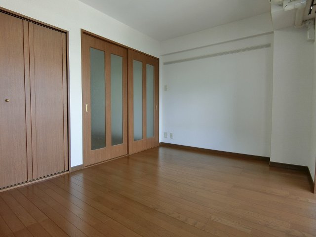 セレナ東甲子園の居間・リビング