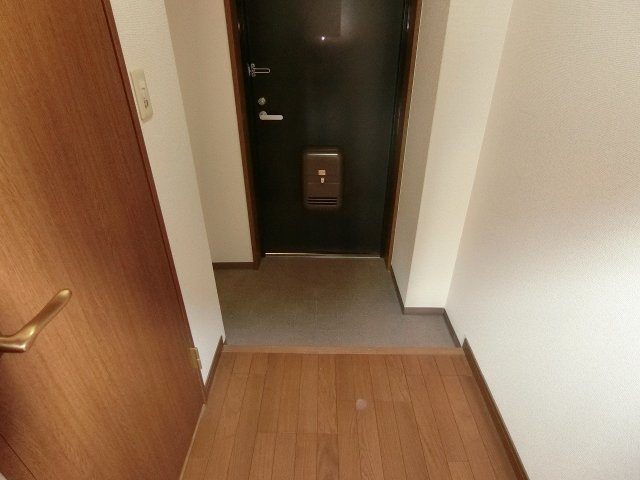 セレナ東甲子園の玄関