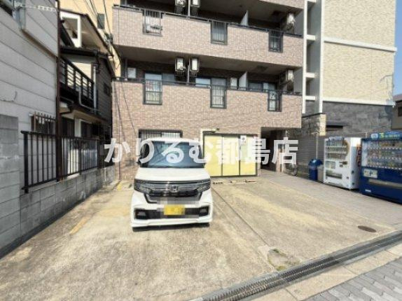 グランエトワールの駐車場