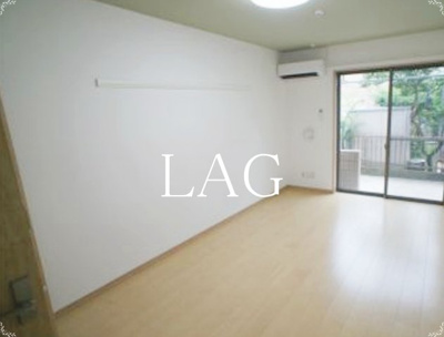 【居間・リビング】 | Royal Court 下総中山 | 洋室のお部屋です。