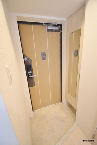 エスリードレジデンス梅田フロント　仲介手数料無料の玄関