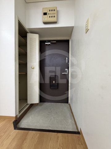 ニューライフ大手前参番館の玄関|ニューライフ大手前参番館　玄関