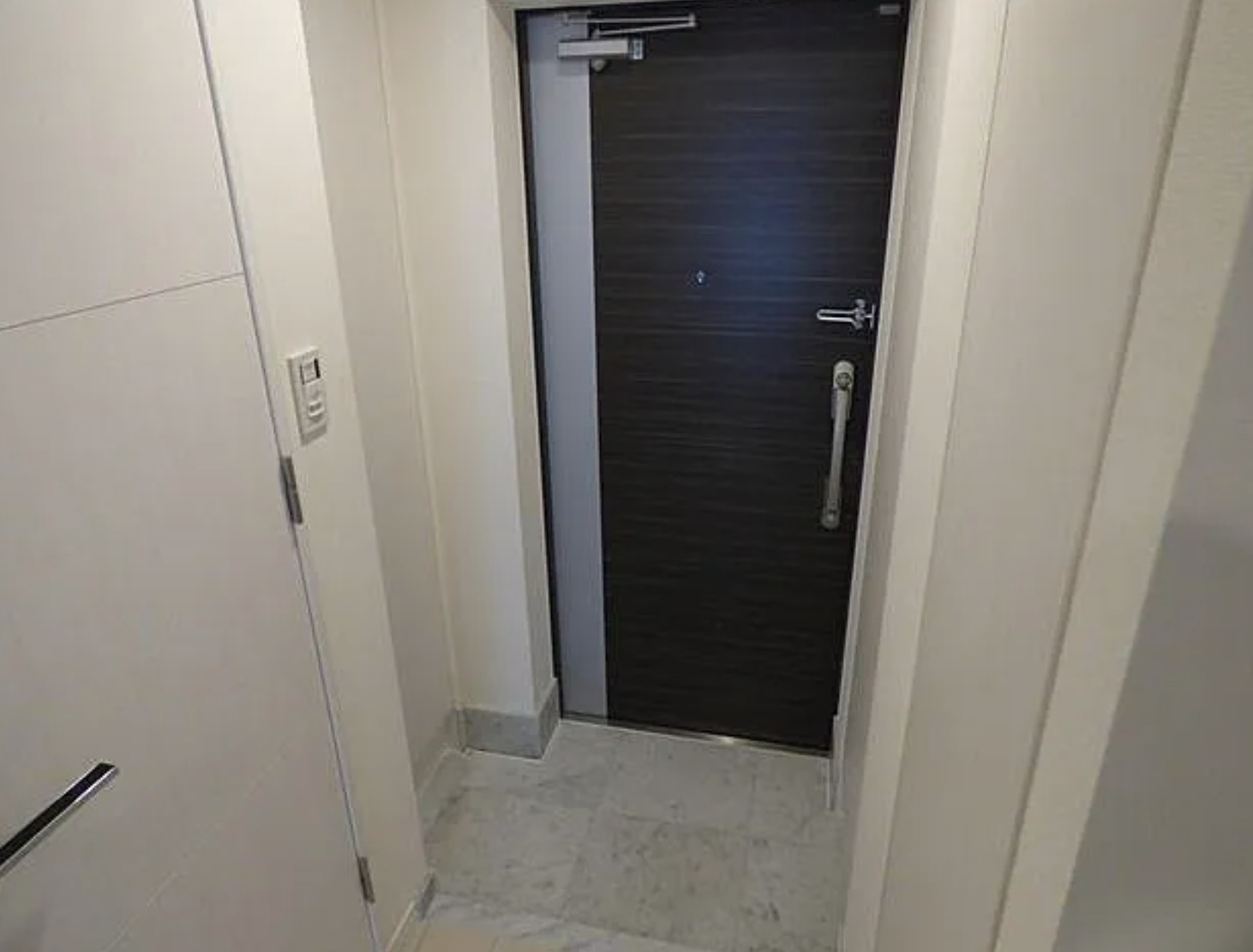 ＡＲＴＥＣＡＳＡ　Ａｌｉｖｉｅ　綾瀬の玄関