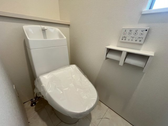 沖縄市知花新築戸建て　E号棟（全5棟）のトイレ|トイレもきれいです