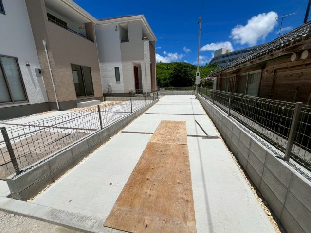 沖縄市知花新築戸建て　E号棟（全5棟）の駐車場|駐車場があります