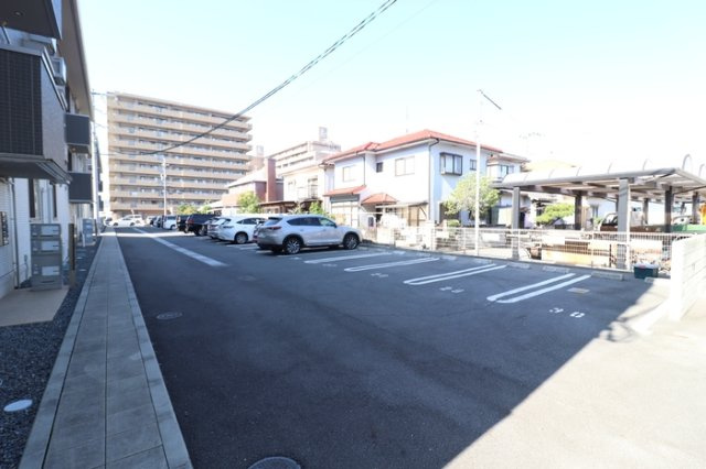 サニーフラット西市　A棟の玄関