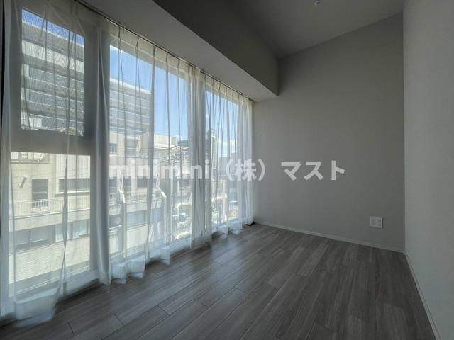 THE CROSS CITY TOWERの洋室