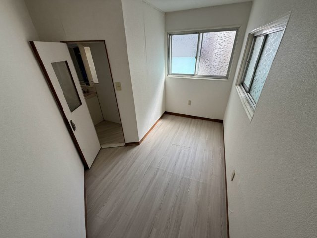 【寝室】 | 花屋敷ハイツ