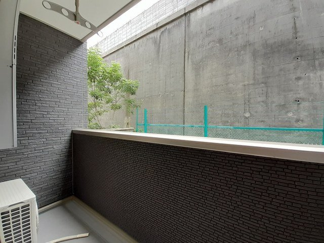 シャルマン昭和町のバルコニー