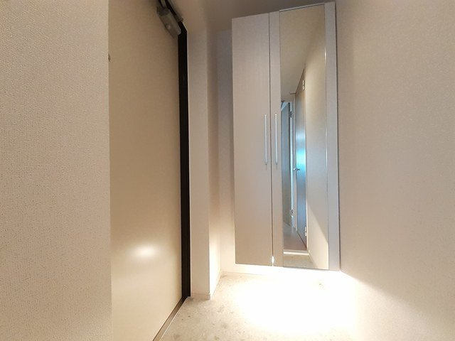 ムーンヒルズ大阪の玄関