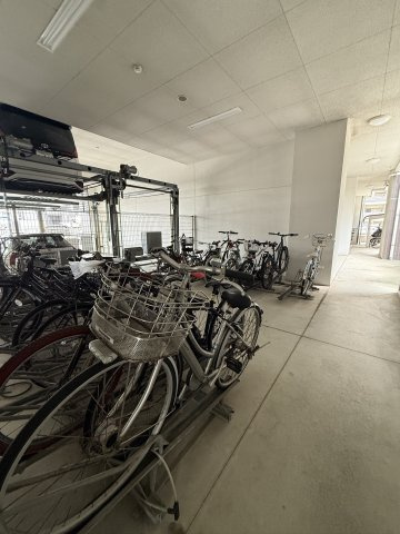 アウルステージアン・シオ博多駅南の駐輪場