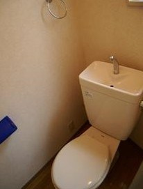 杉並区堀ノ内３丁目の賃貸マンションのトイレ