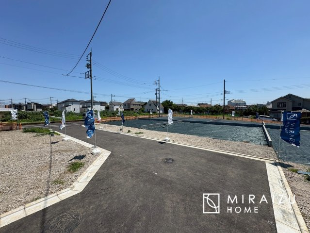 【前面道路含む現地写真】 | 陽の光をたっぷりと浴びながら気持ち良く生活ができます。夢のマイホーム、夢ではなく実現出来ます！見学・ご相談などお気軽にご連絡ください♪