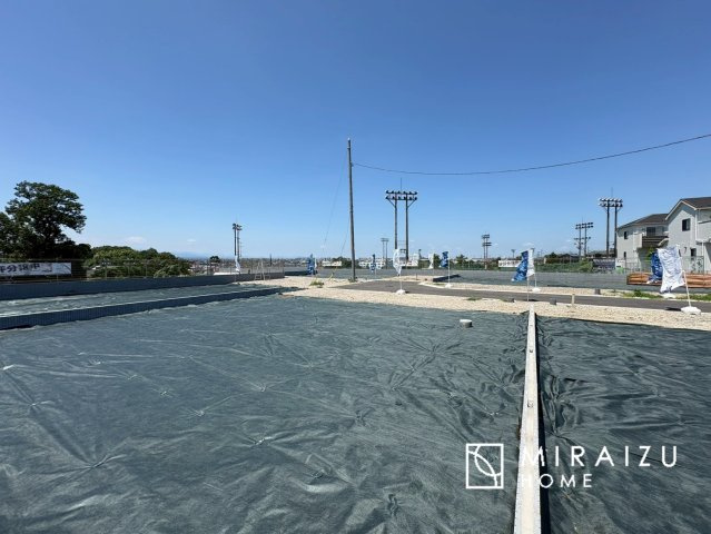 【前面道路含む現地写真】 | 陽の光をたっぷりと浴びながら気持ち良く生活ができます。夢のマイホーム、夢ではなく実現出来ます！見学・ご相談などお気軽にご連絡ください♪